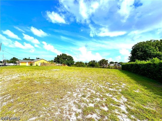 1371 Granada BLVD, Naples, FL 34103