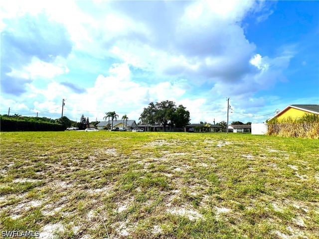 1371 Granada BLVD, Naples, FL 34103