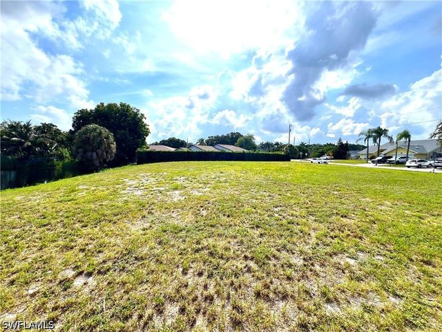 1371 Granada BLVD, Naples, FL 34103