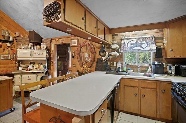 550 Twin Brook Lane, Coventry, RI 02816