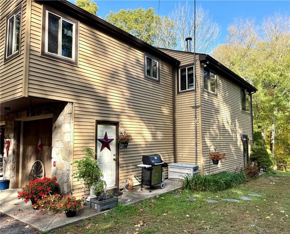 550 Twin Brook Lane, Coventry, RI 02816