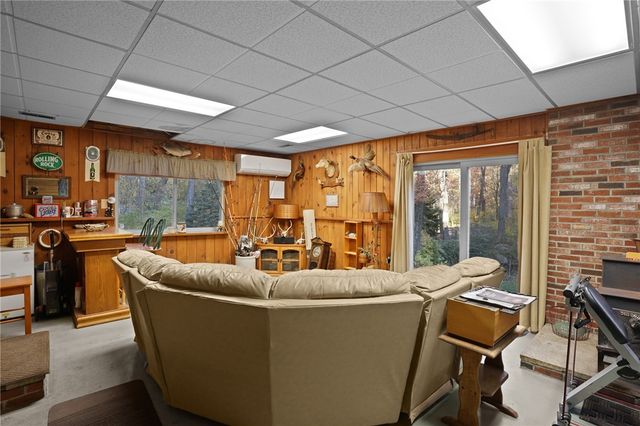 550 Twin Brook Lane, Coventry, RI 02816