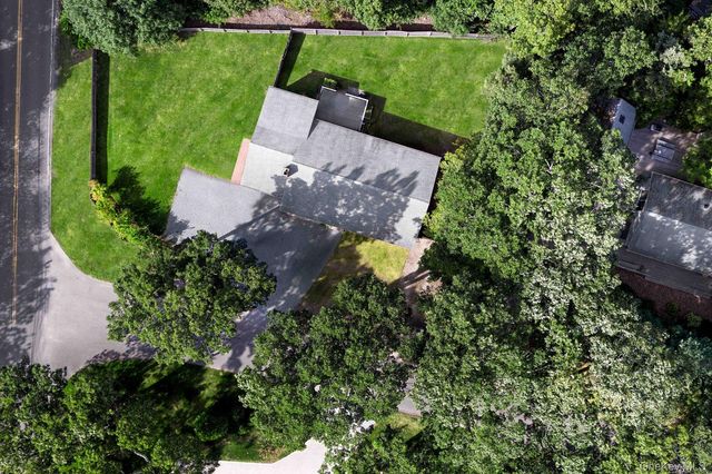 3 Chapel Lane, East Hampton, NY 11937