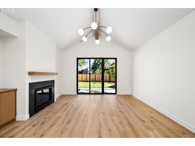 1578 CAL YOUNG Rd, Eugene, OR 97401