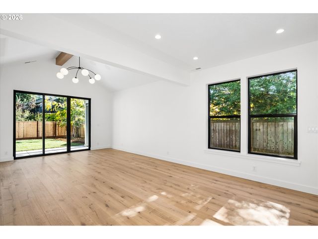 1578 CAL YOUNG Rd, Eugene, OR 97401