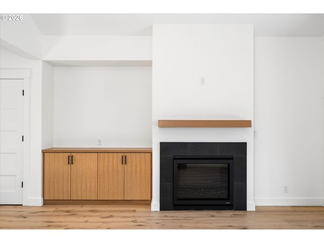 1578 CAL YOUNG Rd, Eugene, OR 97401