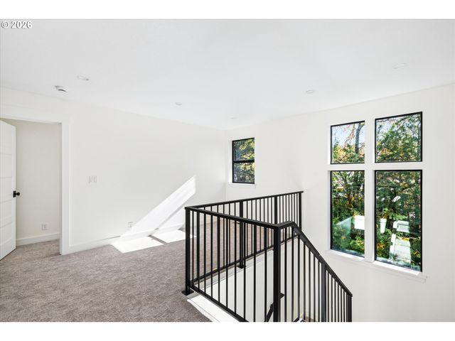 1578 CAL YOUNG Rd, Eugene, OR 97401