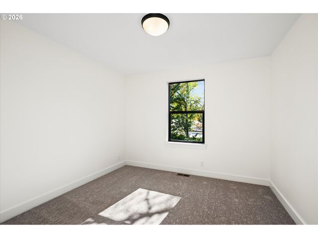 1578 CAL YOUNG Rd, Eugene, OR 97401
