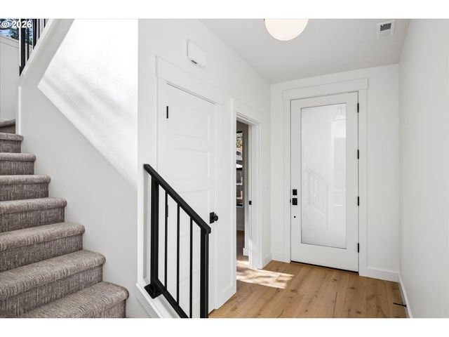 1578 CAL YOUNG Rd, Eugene, OR 97401