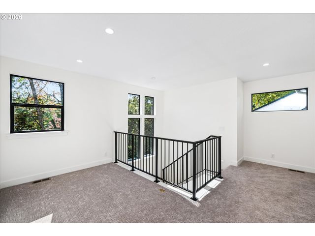 1578 CAL YOUNG Rd, Eugene, OR 97401