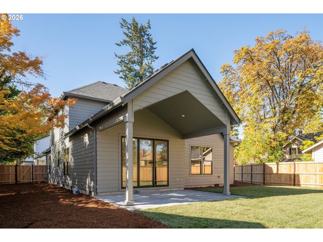 1578 CAL YOUNG Rd, Eugene, OR 97401