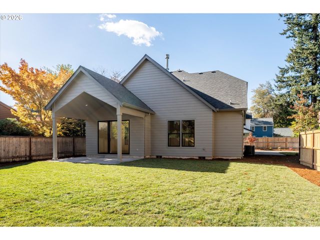 1578 CAL YOUNG Rd, Eugene, OR 97401