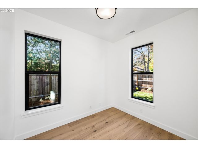 1578 CAL YOUNG Rd, Eugene, OR 97401