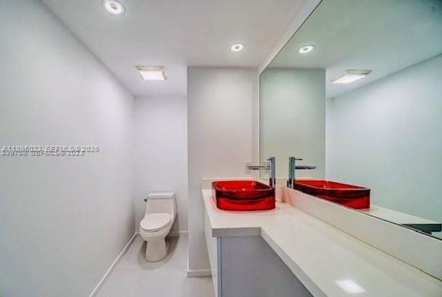 555 NE 15th St 17F, Miami, FL 33132