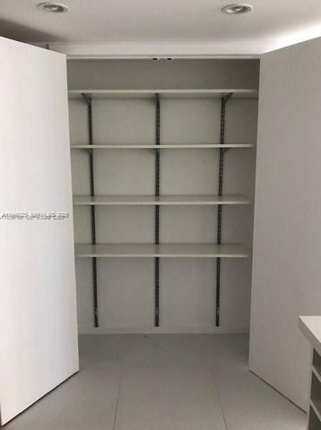 555 NE 15th St 17F, Miami, FL 33132