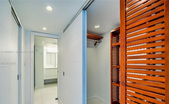 555 NE 15th St 17F, Miami, FL 33132