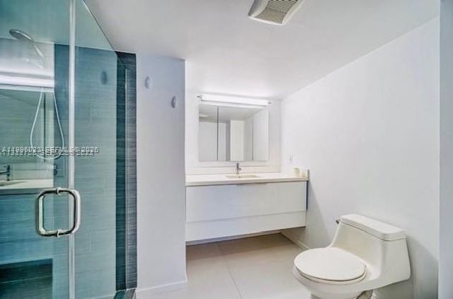 555 NE 15th St 17F, Miami, FL 33132