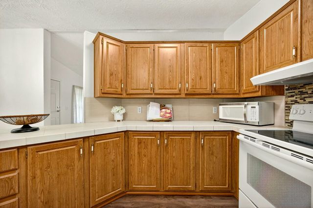 3431 S Pacific Highway SPC 64, Medford, OR 97501