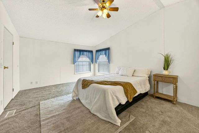 3431 S Pacific Highway SPC 64, Medford, OR 97501