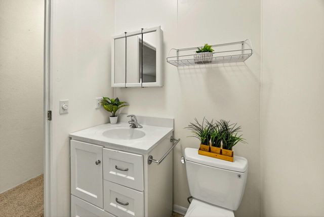 3431 S Pacific Highway SPC 64, Medford, OR 97501