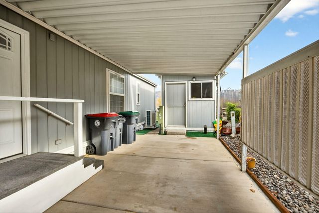 3431 S Pacific Highway SPC 64, Medford, OR 97501