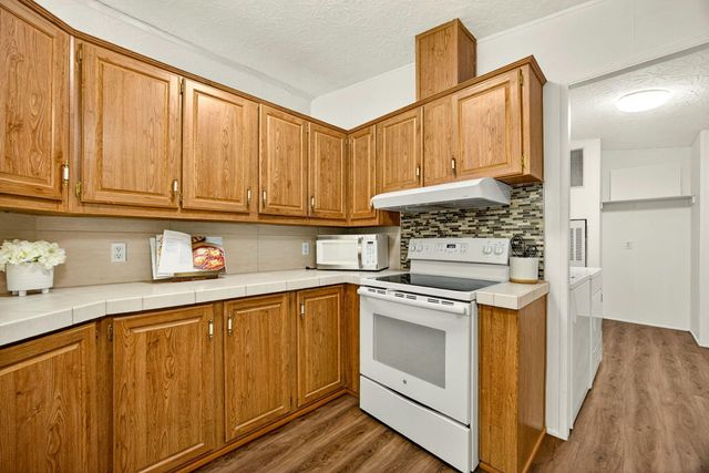 3431 S Pacific Highway SPC 64, Medford, OR 97501