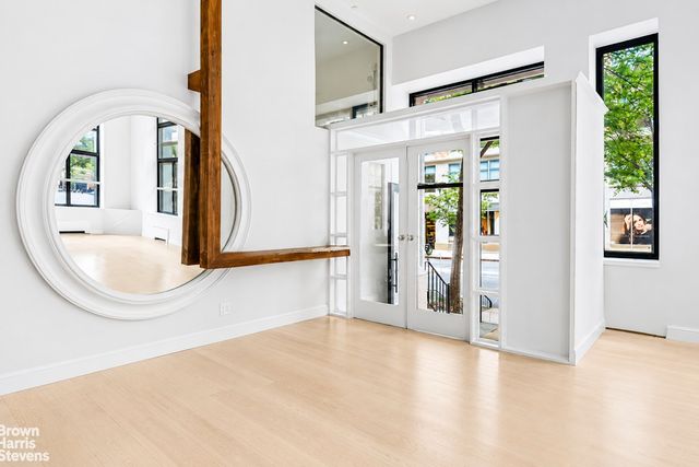 181 Hudson St Apt 1A, New York City, NY 10013