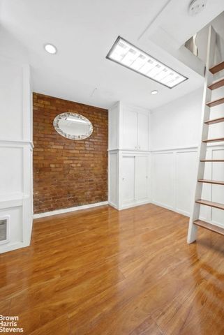 181 Hudson St Apt 1A, New York City, NY 10013
