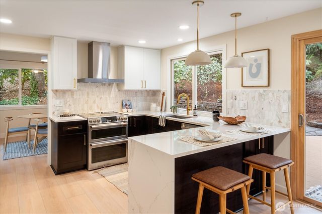 17603 NE 30th Place, Redmond, WA 98052