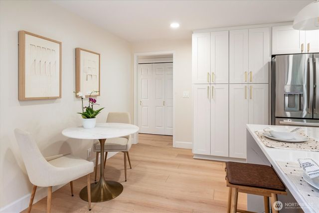 17603 NE 30th Place, Redmond, WA 98052