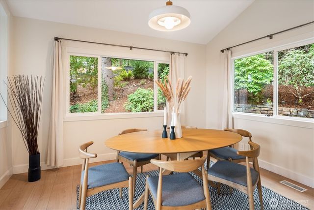 17603 NE 30th Place, Redmond, WA 98052