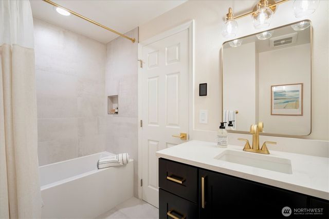 17603 NE 30th Place, Redmond, WA 98052