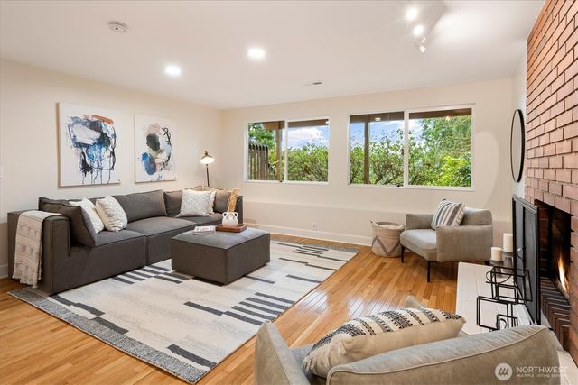 17603 NE 30th Place, Redmond, WA 98052