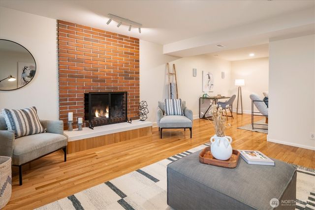 17603 NE 30th Place, Redmond, WA 98052