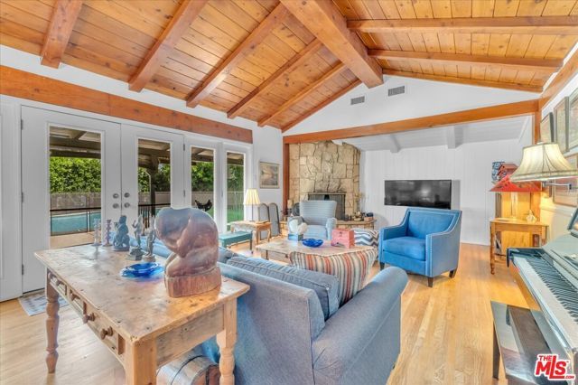 5320 Wortser Avenue, Sherman Oaks, CA 91401