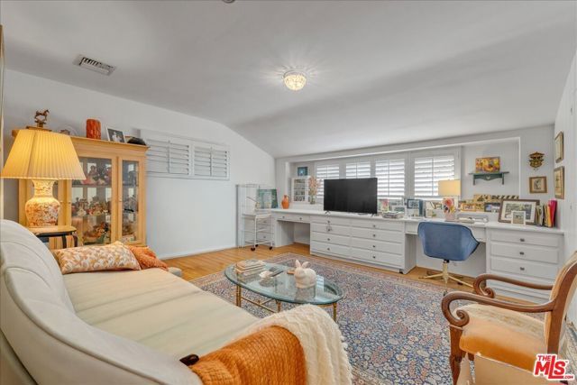 5320 Wortser Avenue, Sherman Oaks, CA 91401