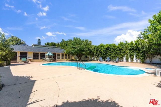 5320 Wortser Avenue, Sherman Oaks, CA 91401