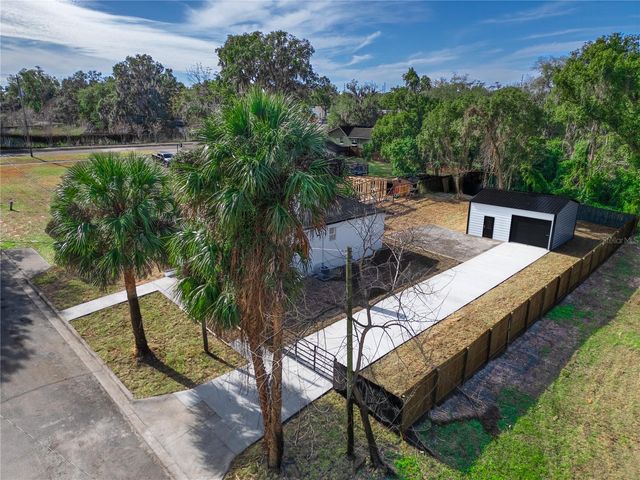 215 N SALEM STREET, Eustis, FL 32726