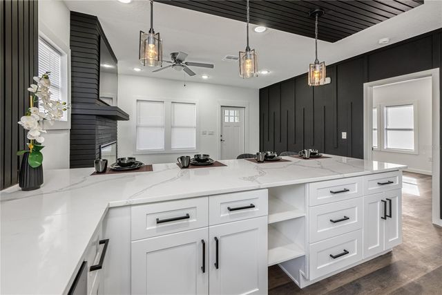 215 N SALEM STREET, Eustis, FL 32726