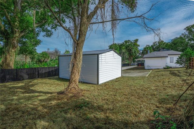 215 N SALEM STREET, Eustis, FL 32726