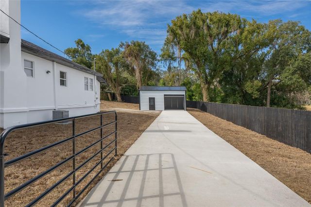 215 N SALEM STREET, Eustis, FL 32726