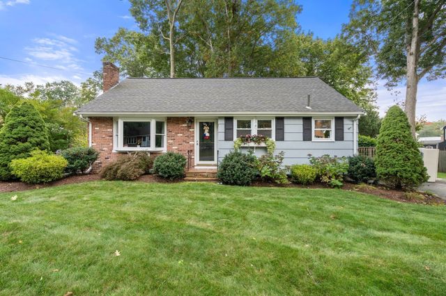18 Julie Ave, Brockton, MA 02301