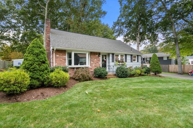 18 Julie Ave, Brockton, MA 02301