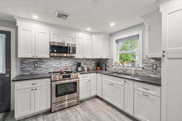 18 Julie Ave, Brockton, MA 02301