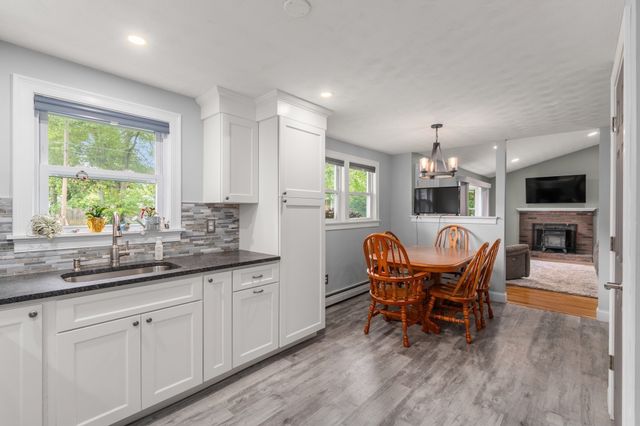 18 Julie Ave, Brockton, MA 02301