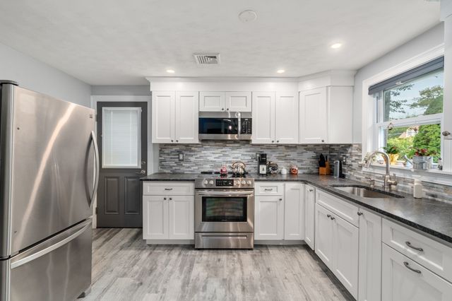 18 Julie Ave, Brockton, MA 02301