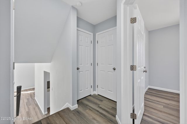 4203 Wooded Way, Louisville, KY 40219