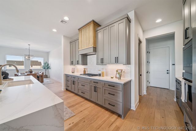 2611 E 135th Drive S, Bixby, OK 74008