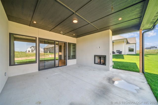 2611 E 135th Drive S, Bixby, OK 74008