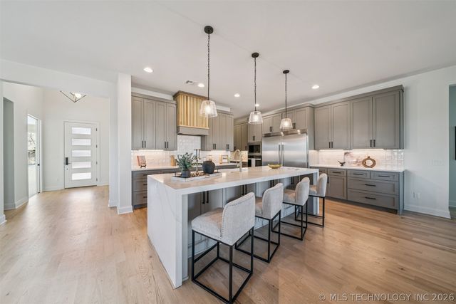 2611 E 135th Drive S, Bixby, OK 74008